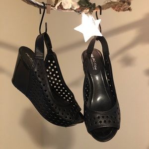 Kenneth Cole black wedge heel